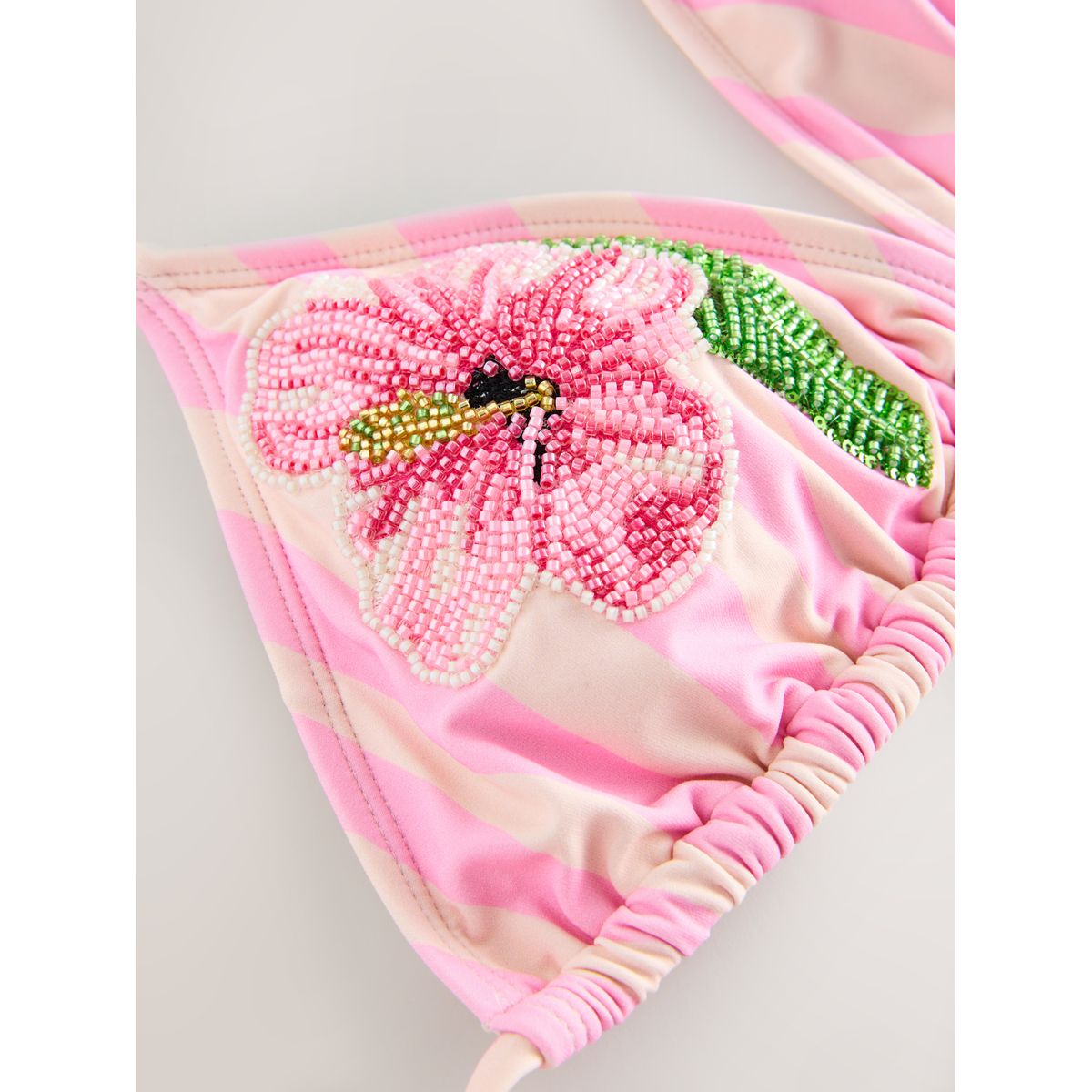 Haut de bikini triangle à ornements banane à rayures rose/crème, NEXT