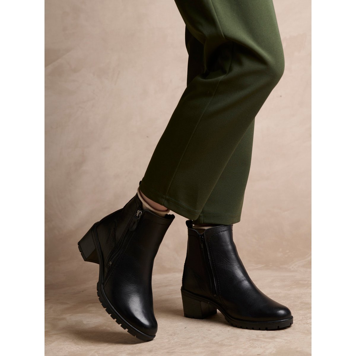 Boots dessus cuir noir, PEDICONFORT