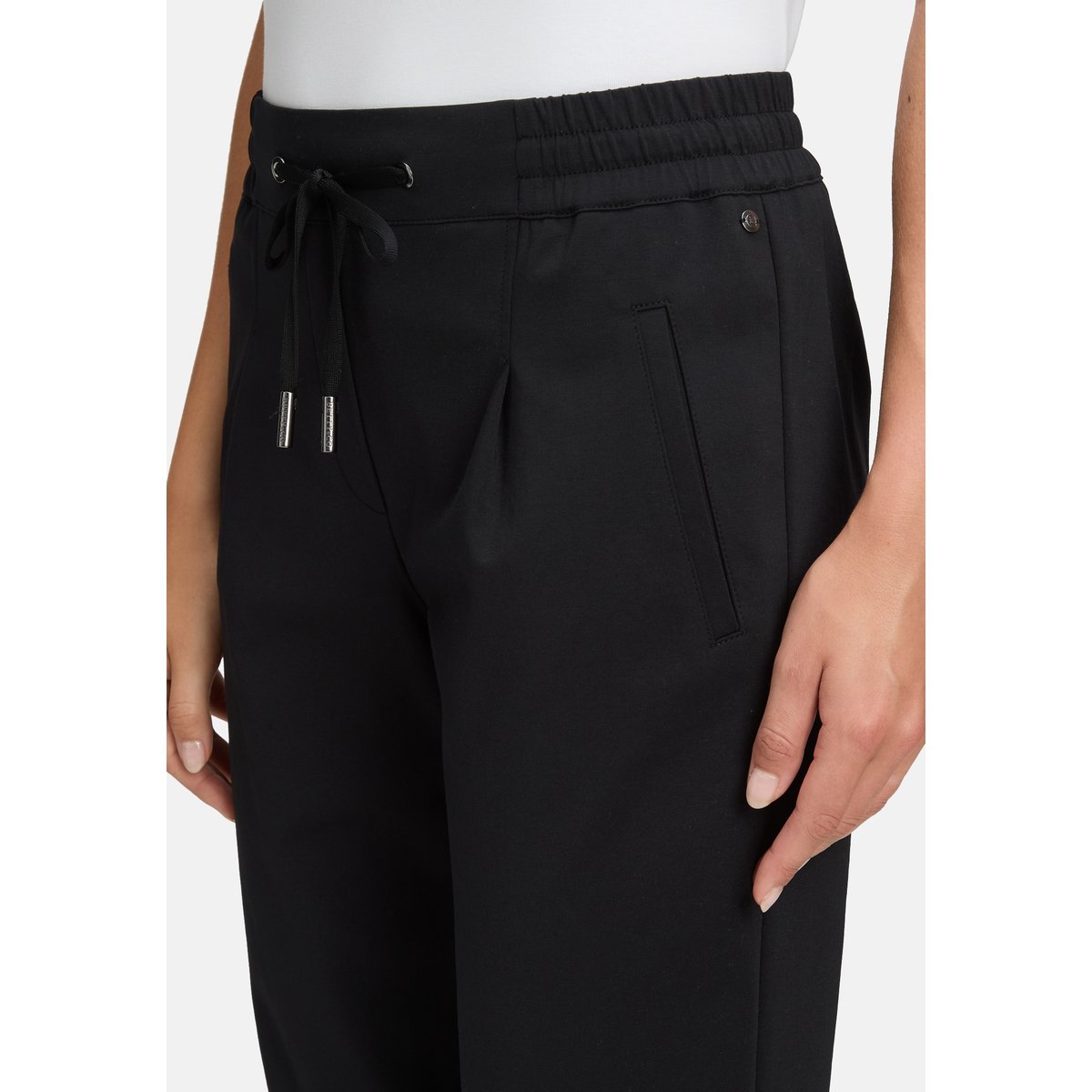 Pantalon stretch à poches extérieures noir, BETTY & CO