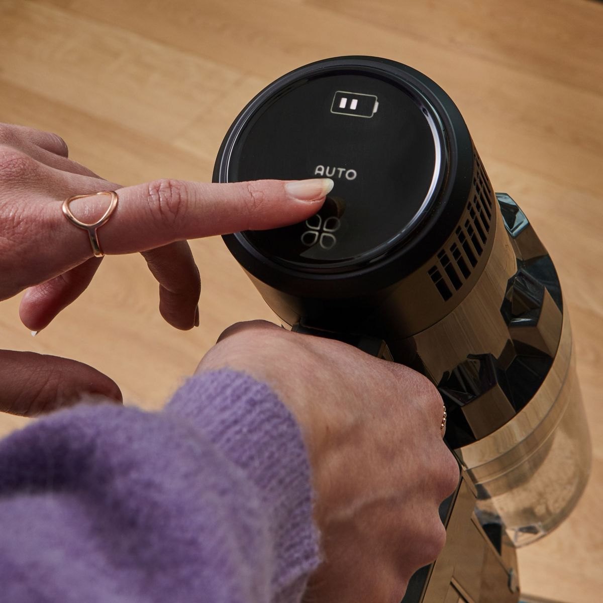 Aspirateur balai EAMU 288 Easy Tech pro gris, ESSENTIEL B