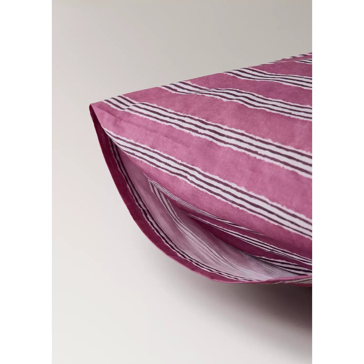 Deux taies d’oreiller percale de coton rayures tricolores 50x75 cm cerise, MANGO HOME
