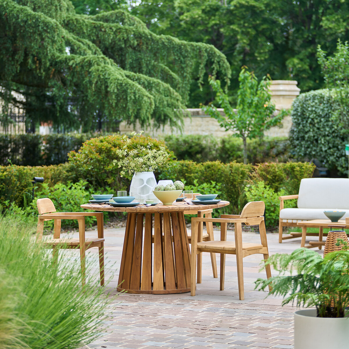 Table de jardin ronde, en teck massif, 6 personnes, VELIZY naturel, AM.PM
