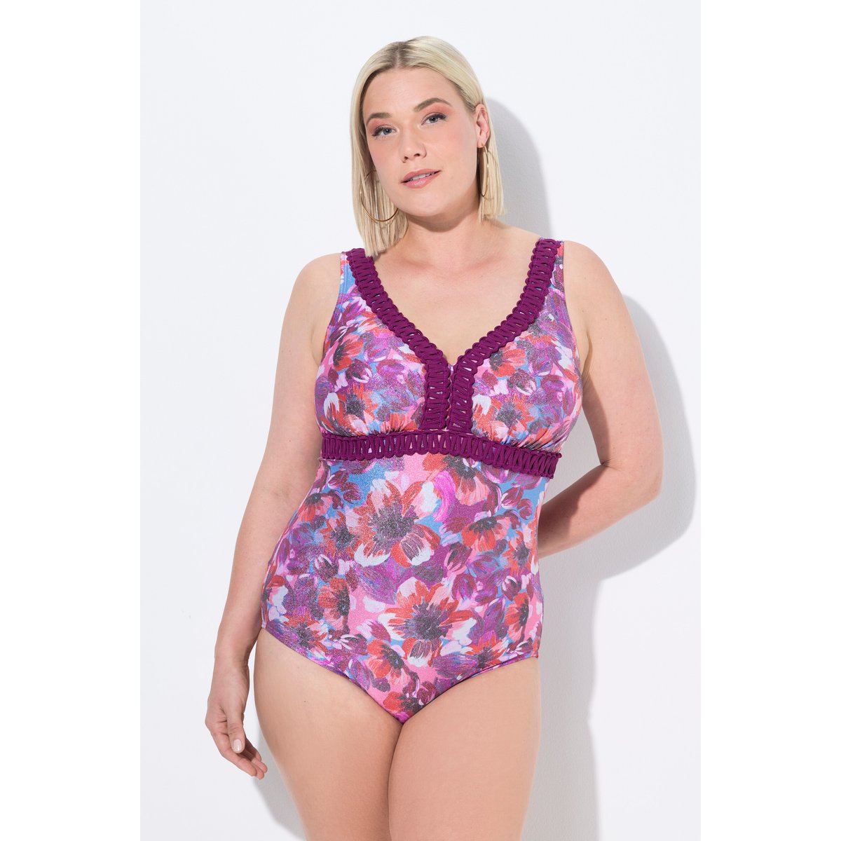 Maillot de bain à bonnets souples. Motif rojo hibisco, ULLA POPKEN