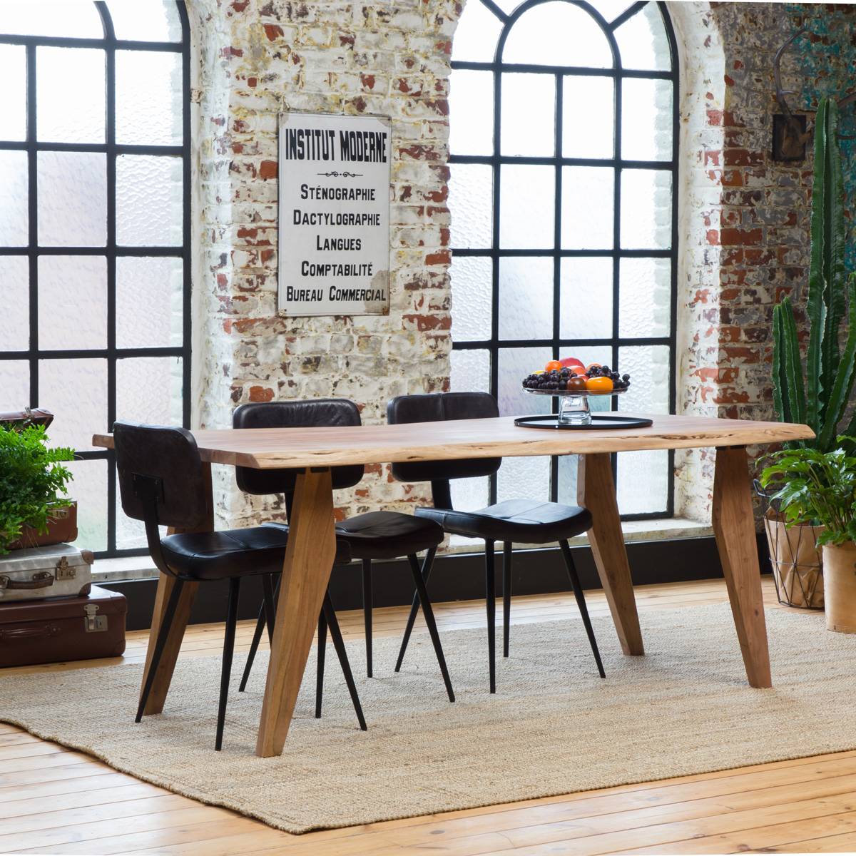 Table à manger en bois d'acacia LORIANE bois clair, MADE IN MEUBLES