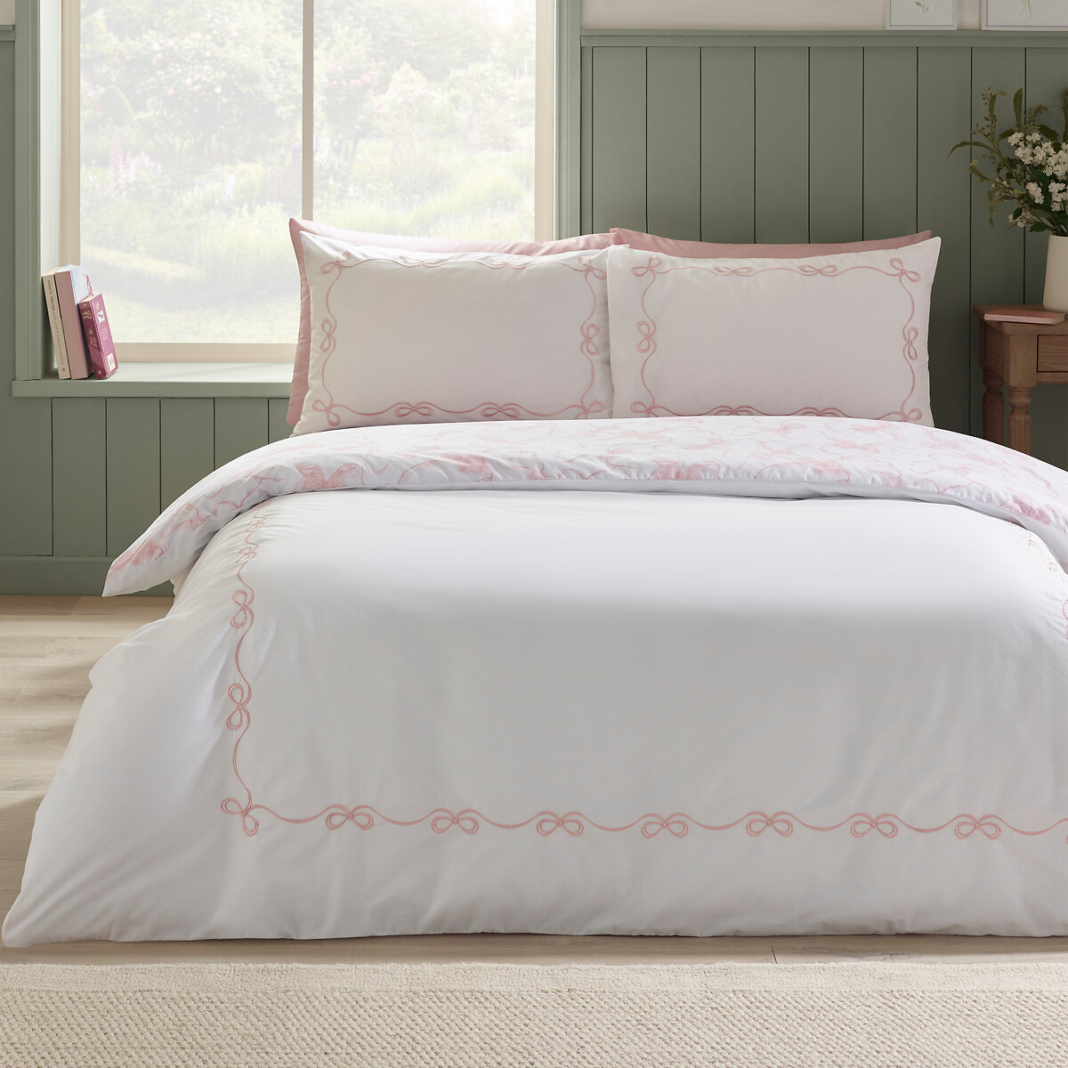 Bow Embroidery Duvet Cover and Pillowcase Set white/pink, CATHERINE LANSFIELD