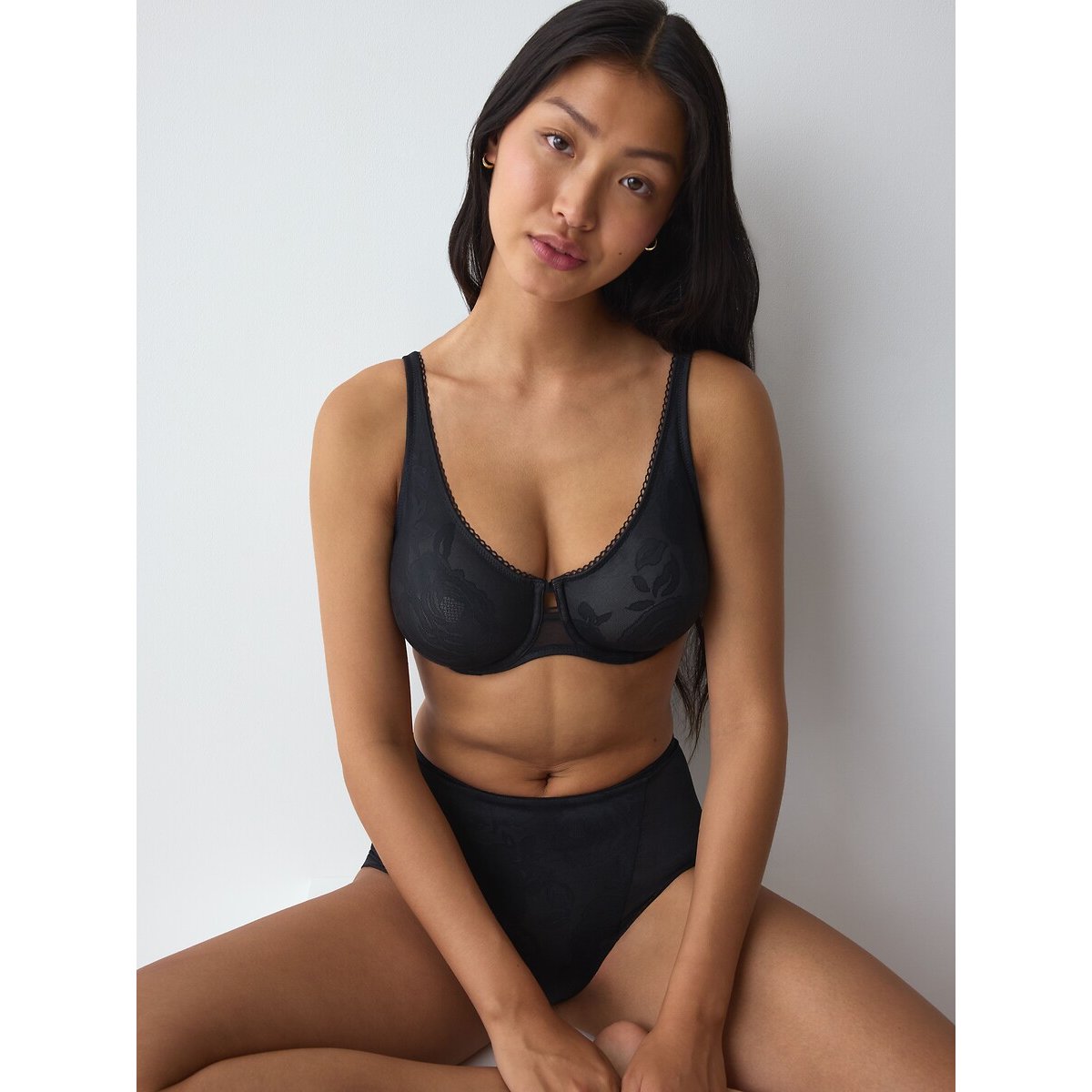 Wild Rose Sensation Minimiser Bra black, TRIUMPH