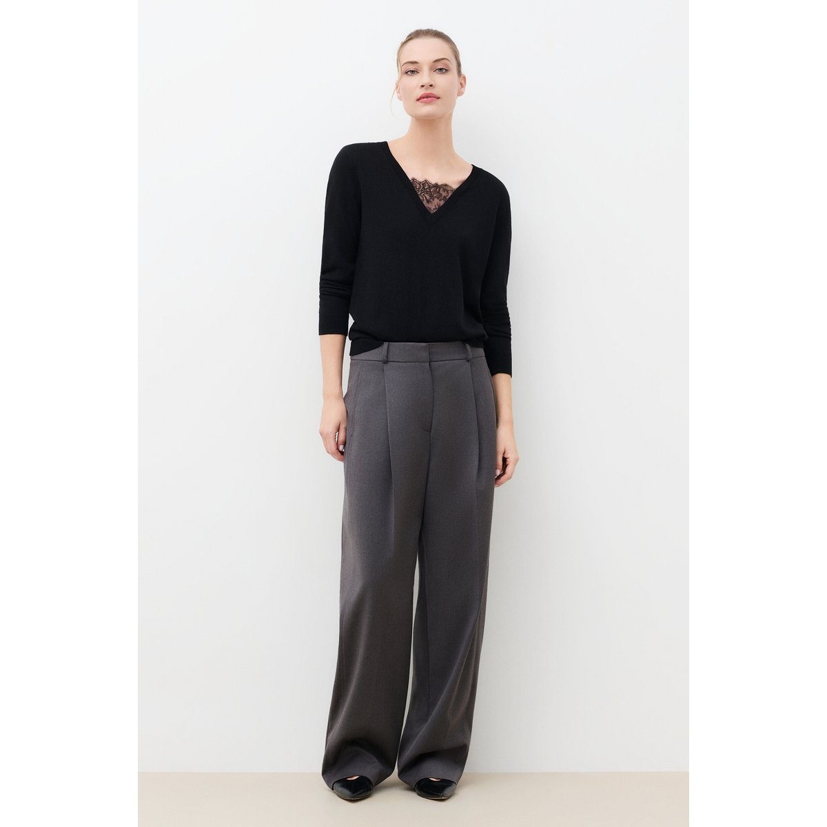 Pull droit col v MCLAUDINE noir, CAROLL