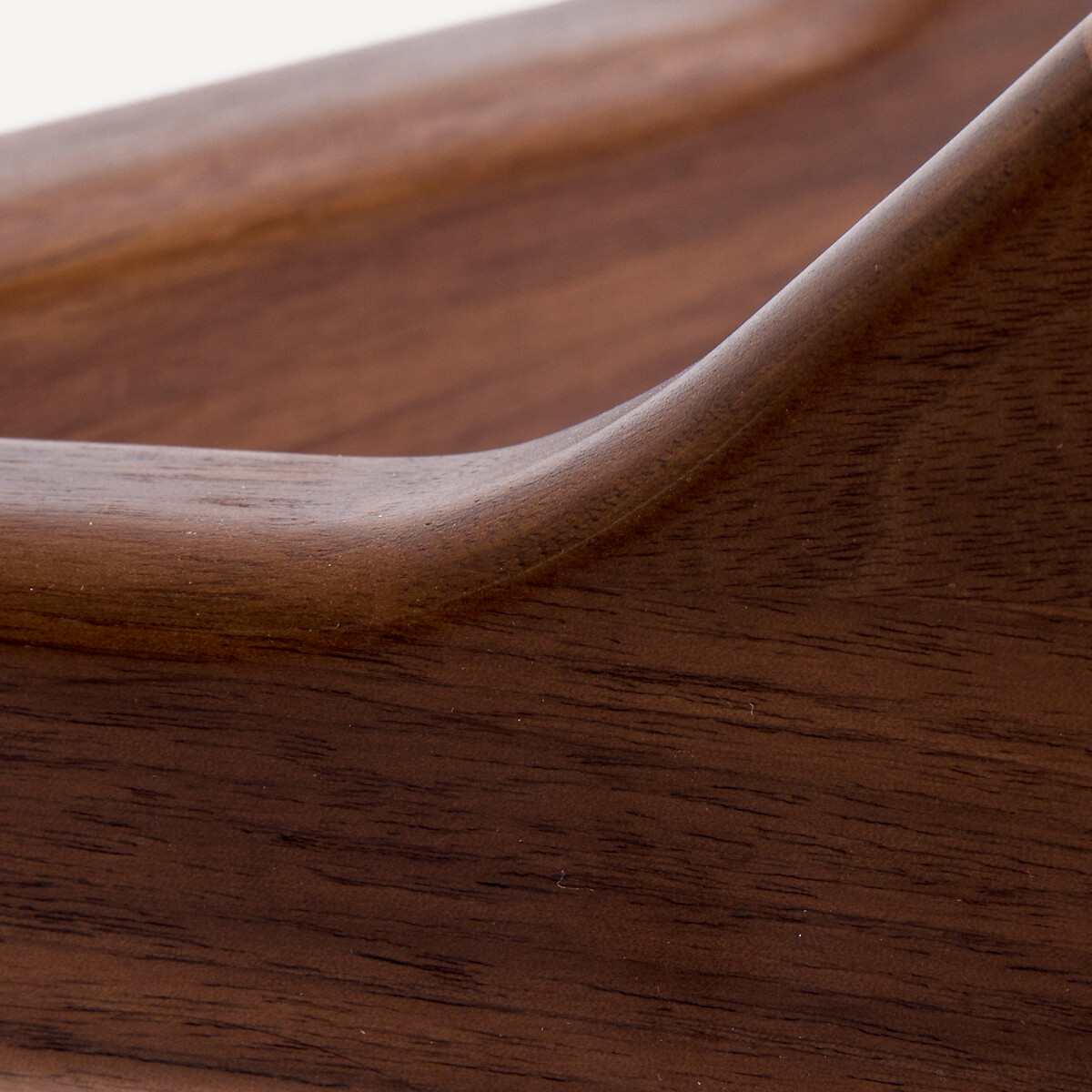 Table basse ellipse, noyer et verre, Maricielo noyer, AM.PM