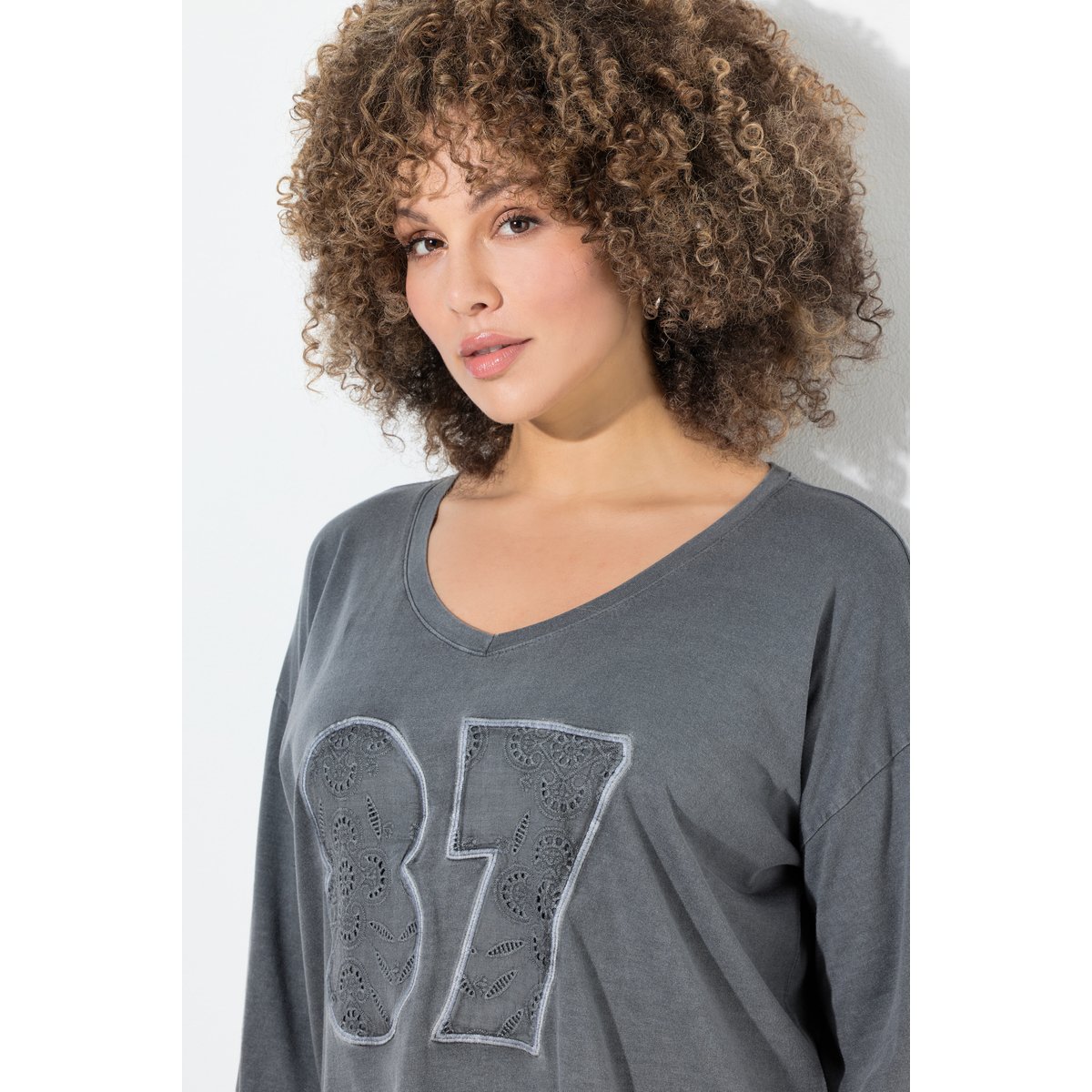 T-shirt oversize à col V gris graphite, ULLA POPKEN