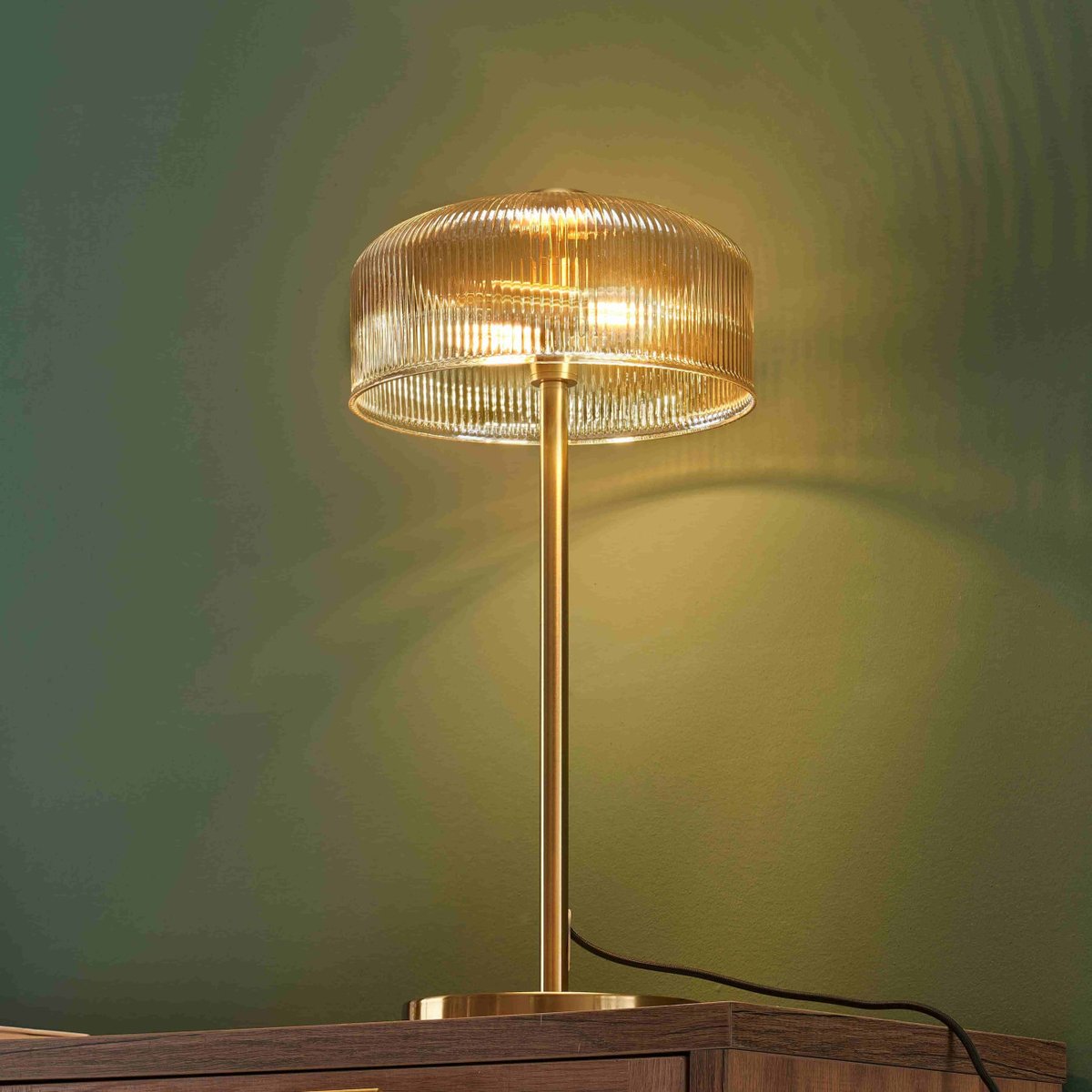Lampe de table vintage raffinée - AURÉLINE ambré et laiton, KOSILUM