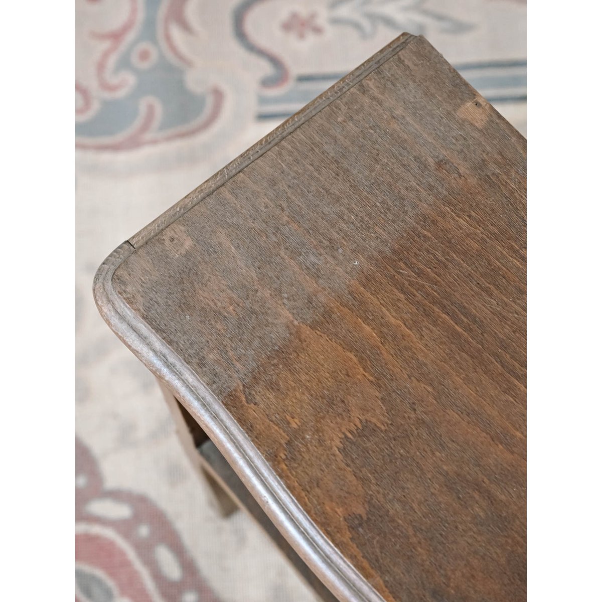 Table de chevet en bois massif Odile N°1532 - Bon état bois foncé, DEBONGOUT