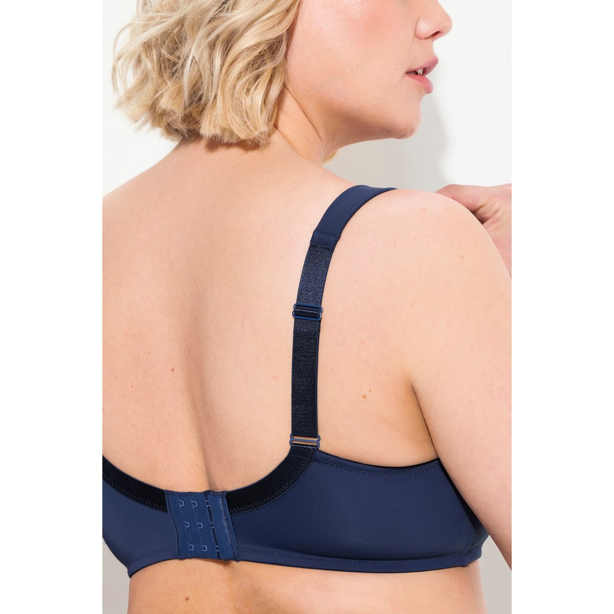 Soutien-gorge à armatures, broderie florale bleu nuit, ULLA POPKEN