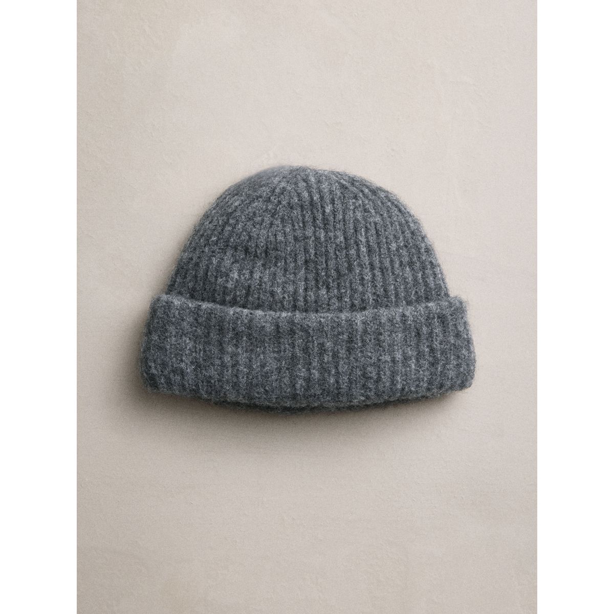 Bonnet côtelé avec laine d’alpage ras gris anthracite, NEXT