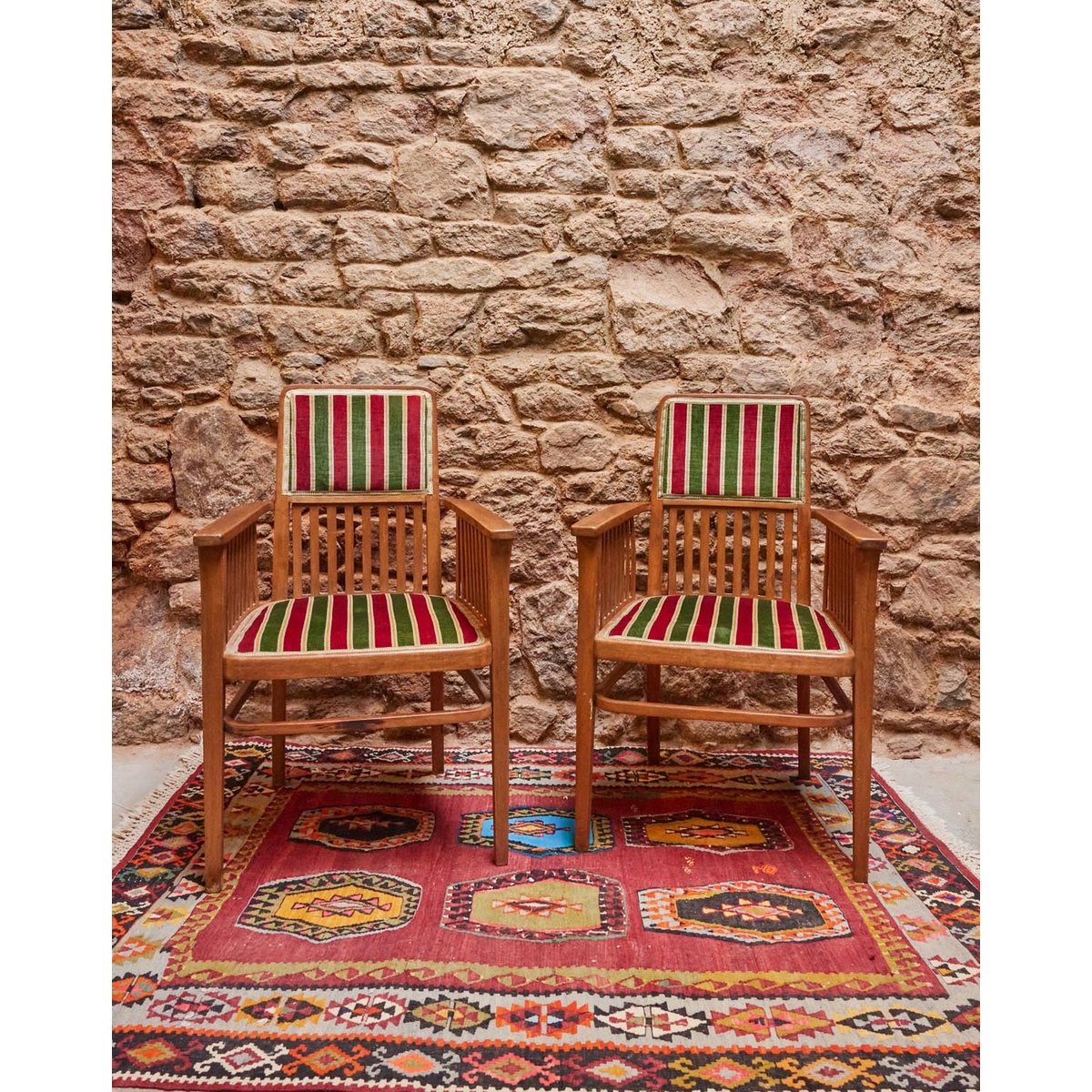 Paire de fauteuils années 30 Ernest N°809 - Bon état bois foncé, DEBONGOUT
