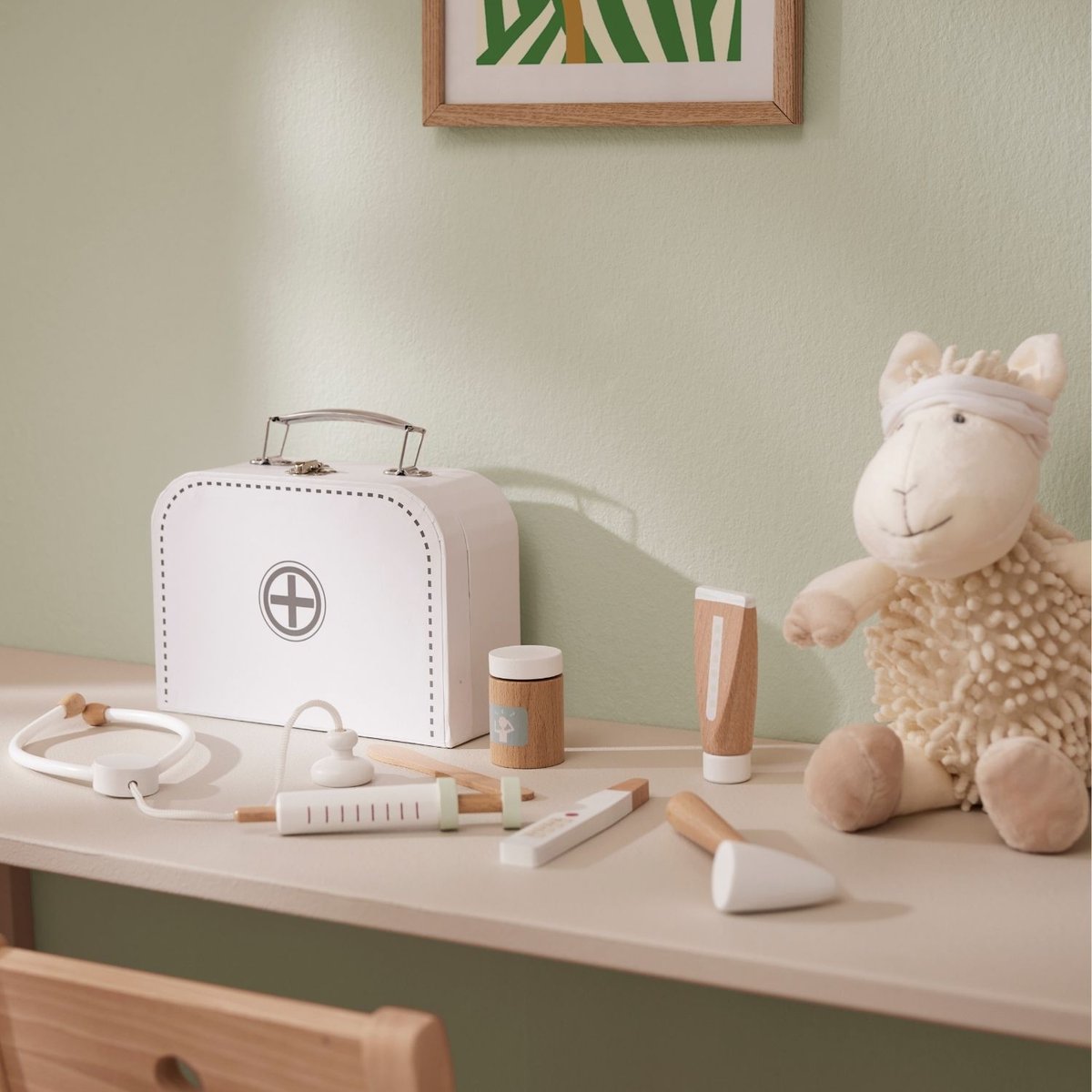 Mallette docteur bois avec accessoires blanc, marron, vert mint, KID'S CONCEPT