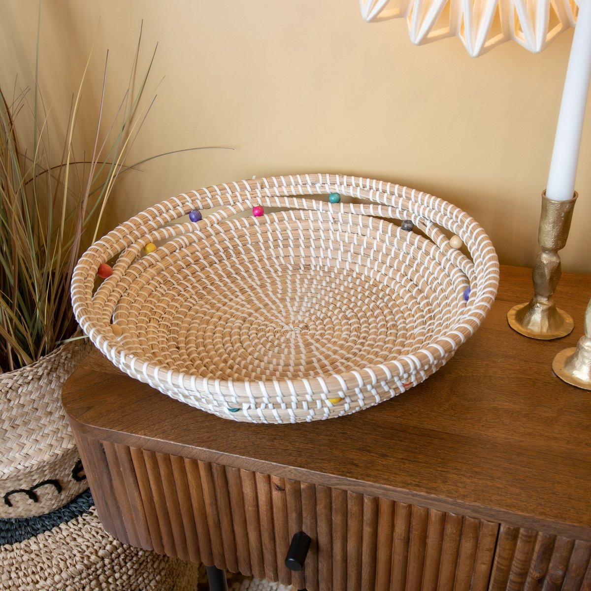 Corbeille ronde en jonc de mer et perles de bois, MILOS naturel, NOW'S HOME