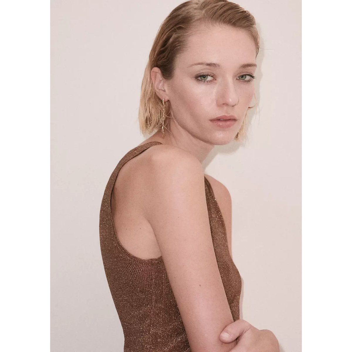 Top en fil textile à bretelles or, MANGO
