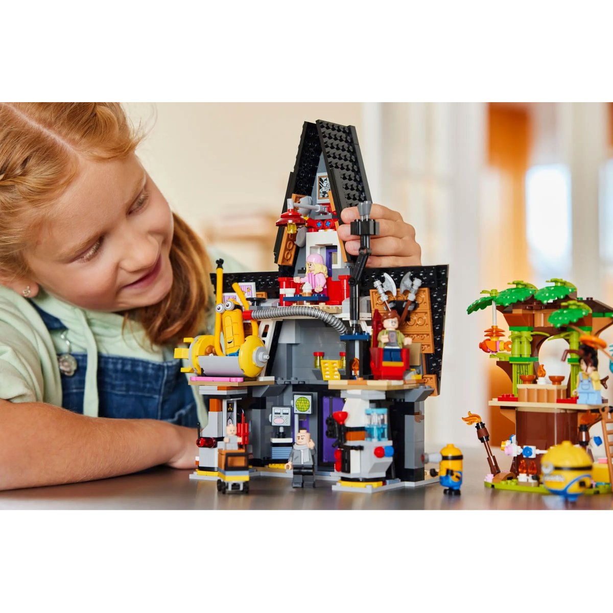 LEGO Moi, Moche et Méchant - Le manoir de Gru et ses Minions - Set 75583 bleu, LEGO
