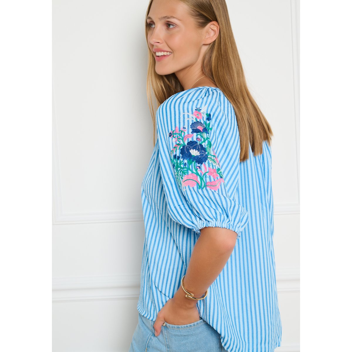 Blouse brodée florale bleu pastel, LOLALIZA