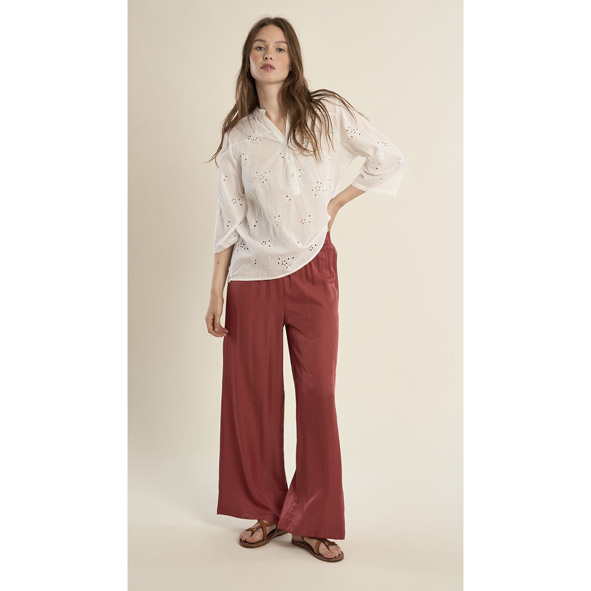 Camicetta ricamata con colletto Mao bianco, MOLLY BRACKEN