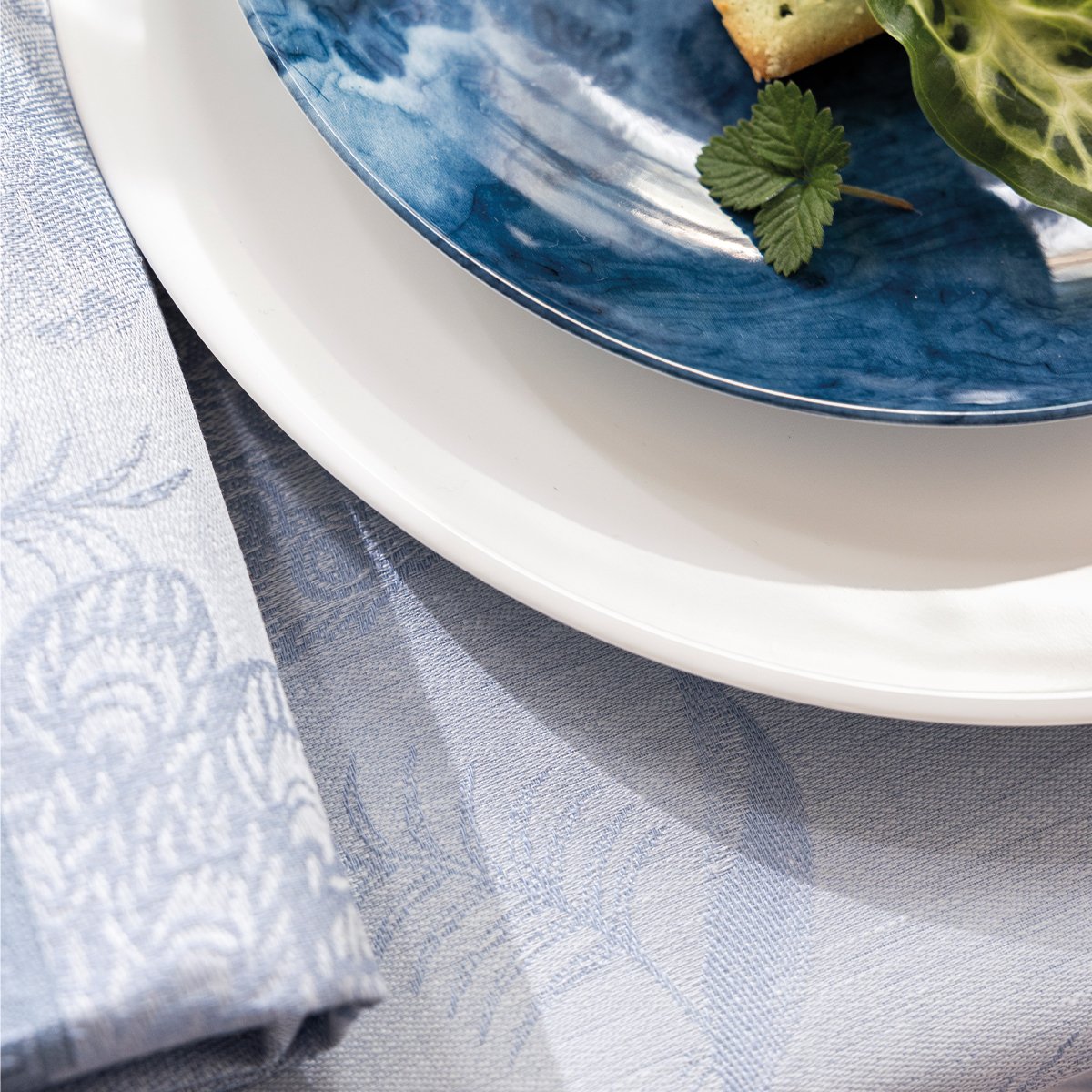 Serviette de table À l'orangerie Chardon 55x55 100% lin bleu chardon, LE JACQUARD FRANCAIS