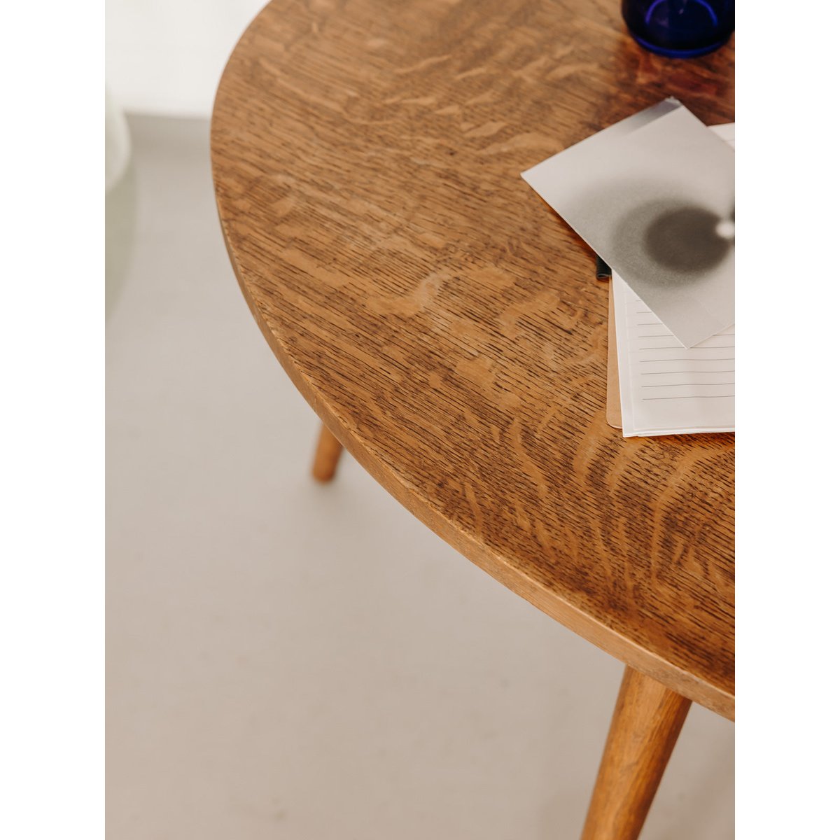 Table basse au design épuré  Donna N°1611 - Bon état bois clair, DEBONGOUT
