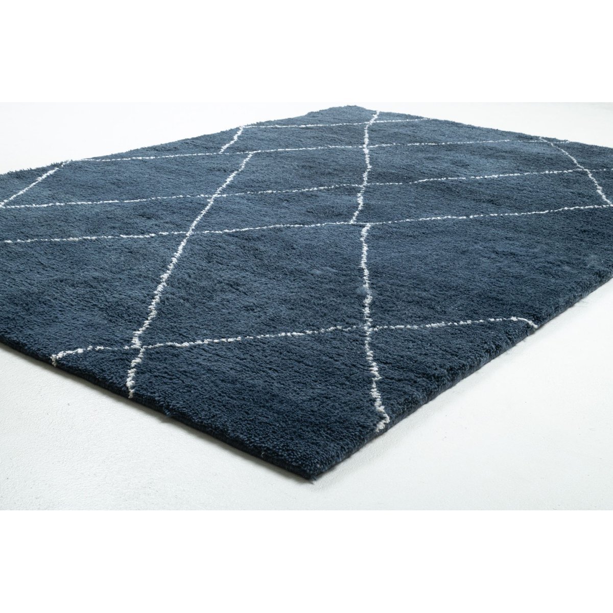 Tapis noué à la main en laine et viscose bleu, THEKO