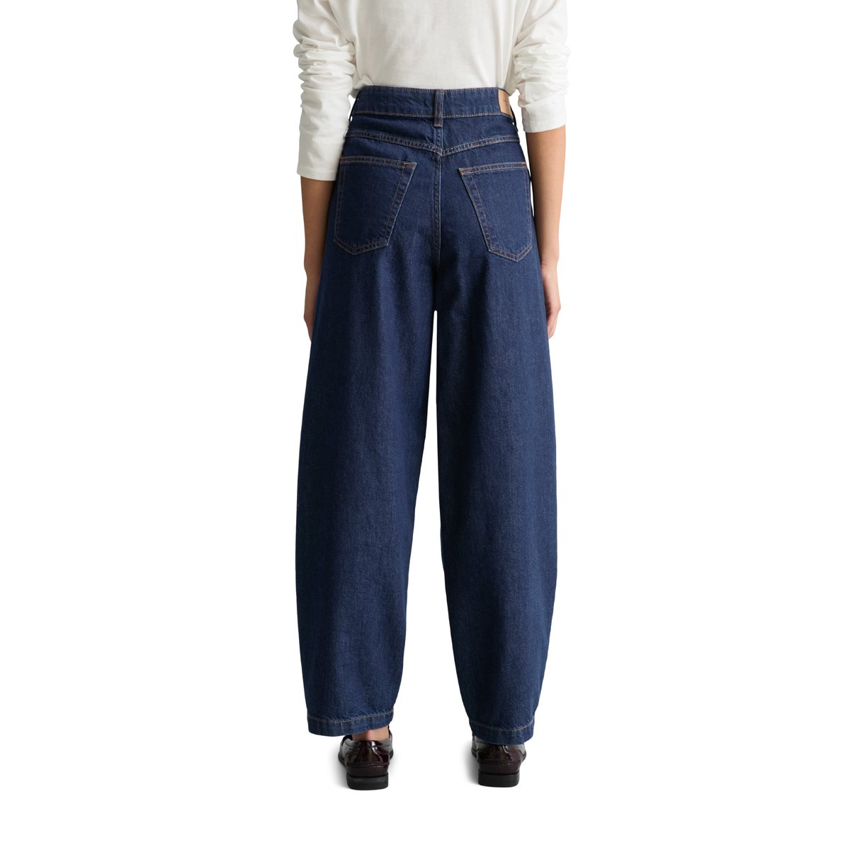 Jeans modèle Stine, coupe  relaxed barrel  et longueur raccourcie en pur coton bleu, MARC O’POLO DENIM