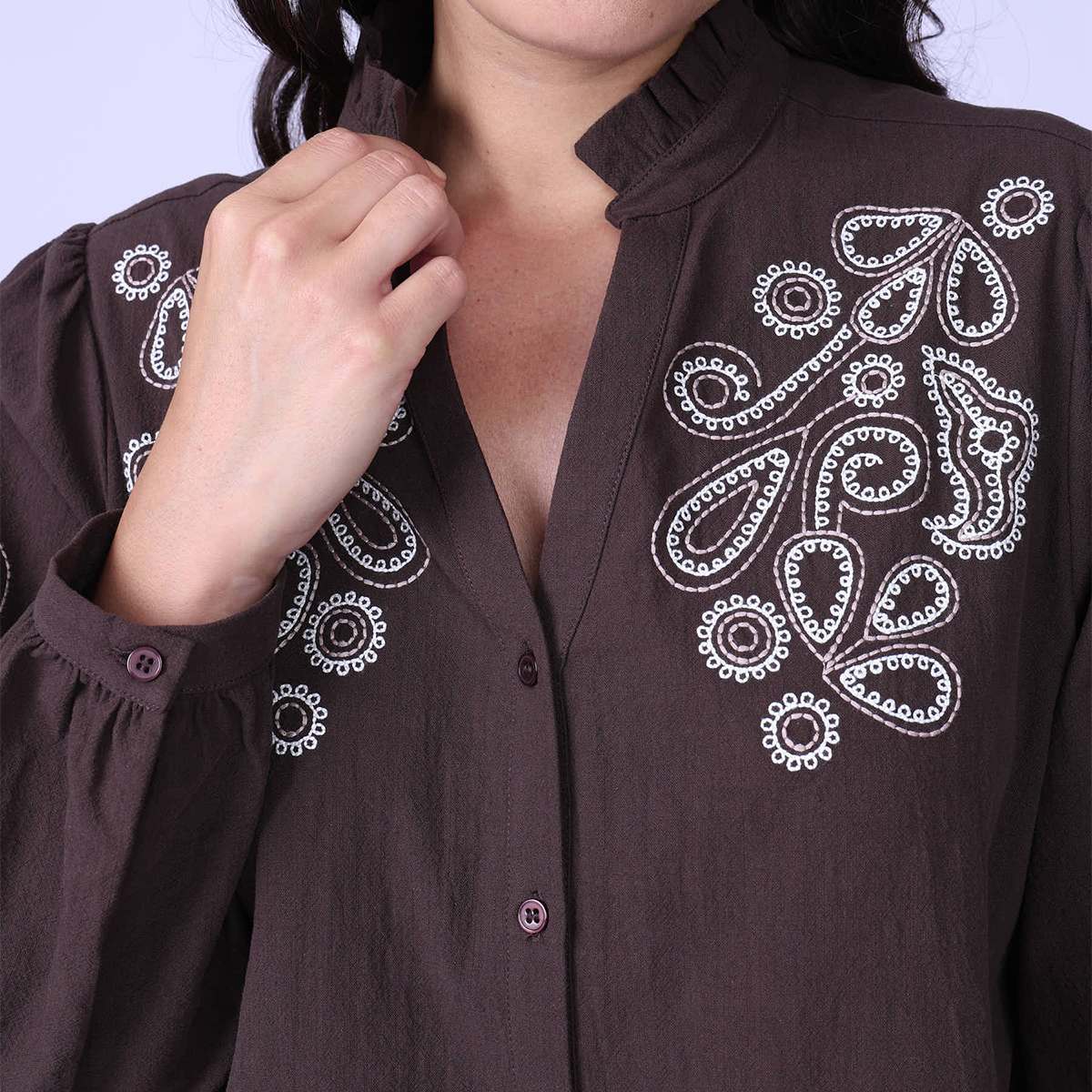 Chemise brodée marron, MISE AU GREEN