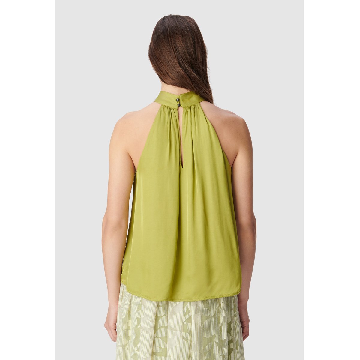 Top sans manches col montant en satin olive d'été, IKKS