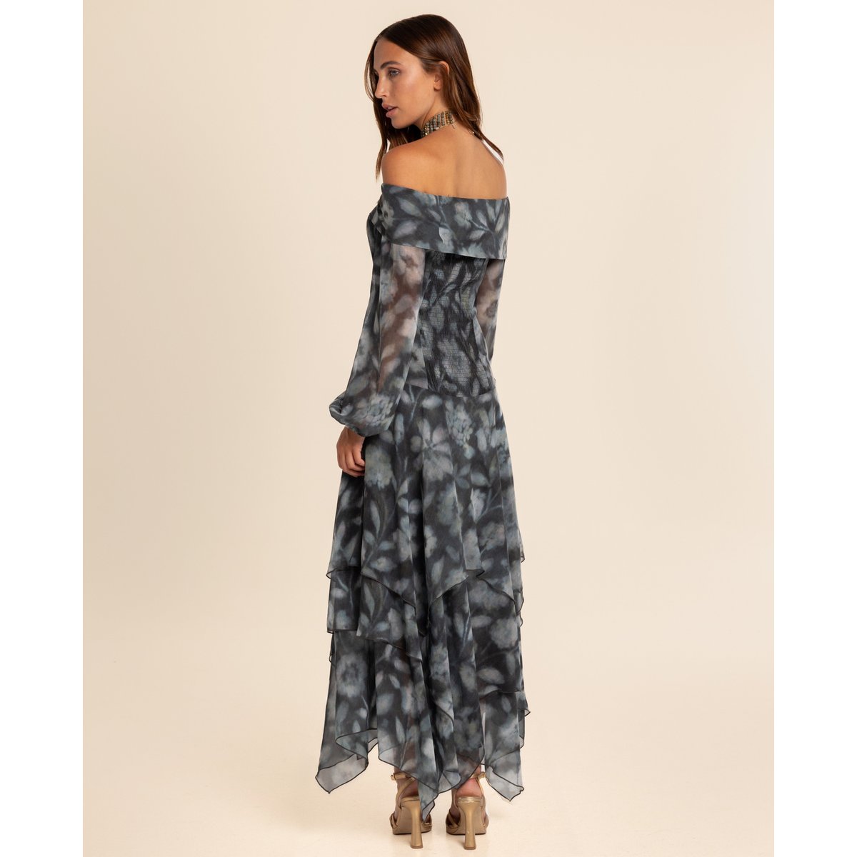 Robe longue en mousseline avec encolure Bardot bleu, THE-ARE