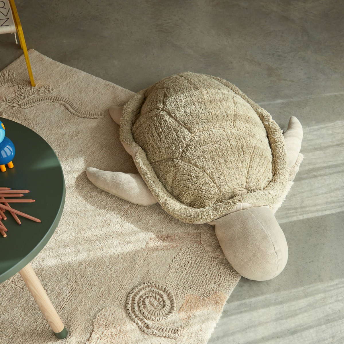 Pouf Madame Tortue vert olive, beige, LORENA CANALS