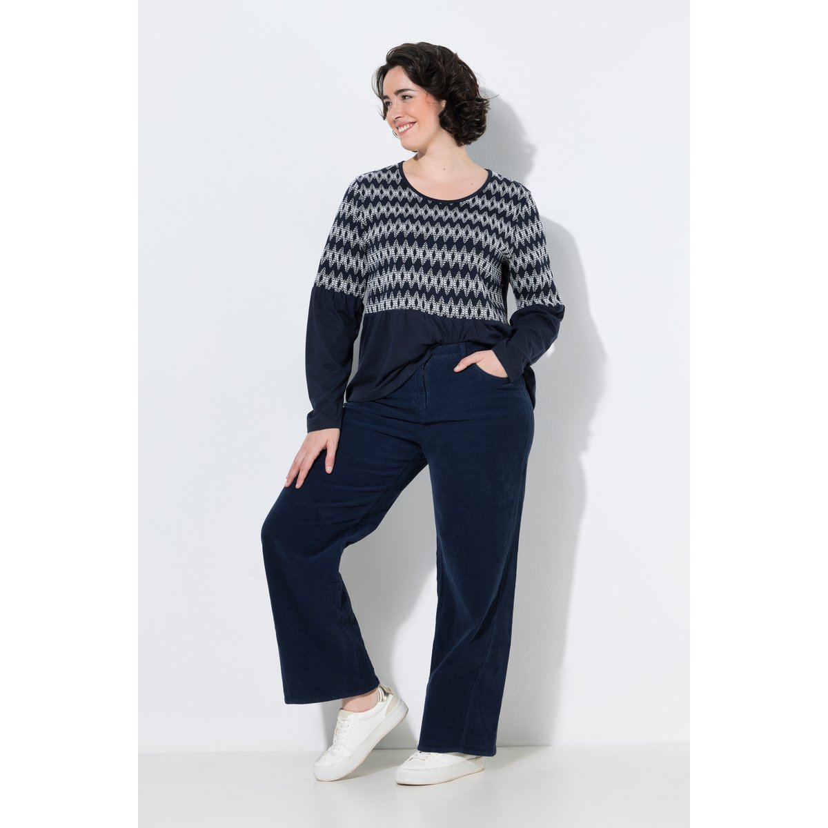 Pantalon Mary en velours côtelé, jambe large marine, ULLA POPKEN