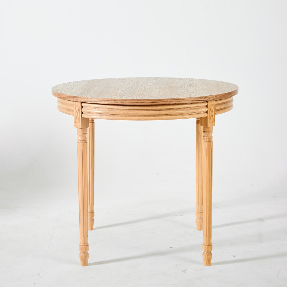 Table à manger 4 personnes en bois, ronde, KAJANI bois naturel, NORDLYS