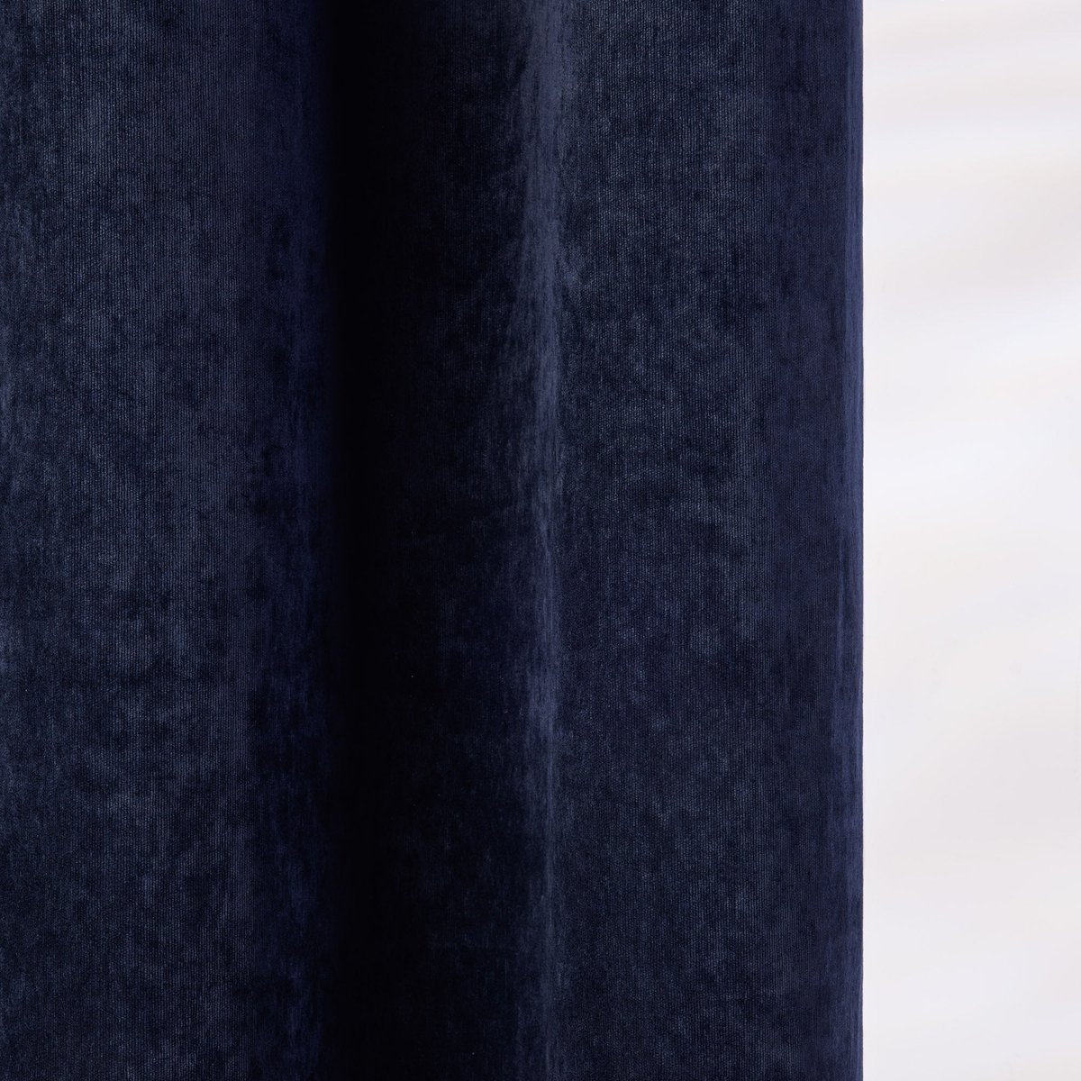 rideau à oeillets en Tissu chenille à l'effet velours gratté BAZYL bleu noir, MADURA