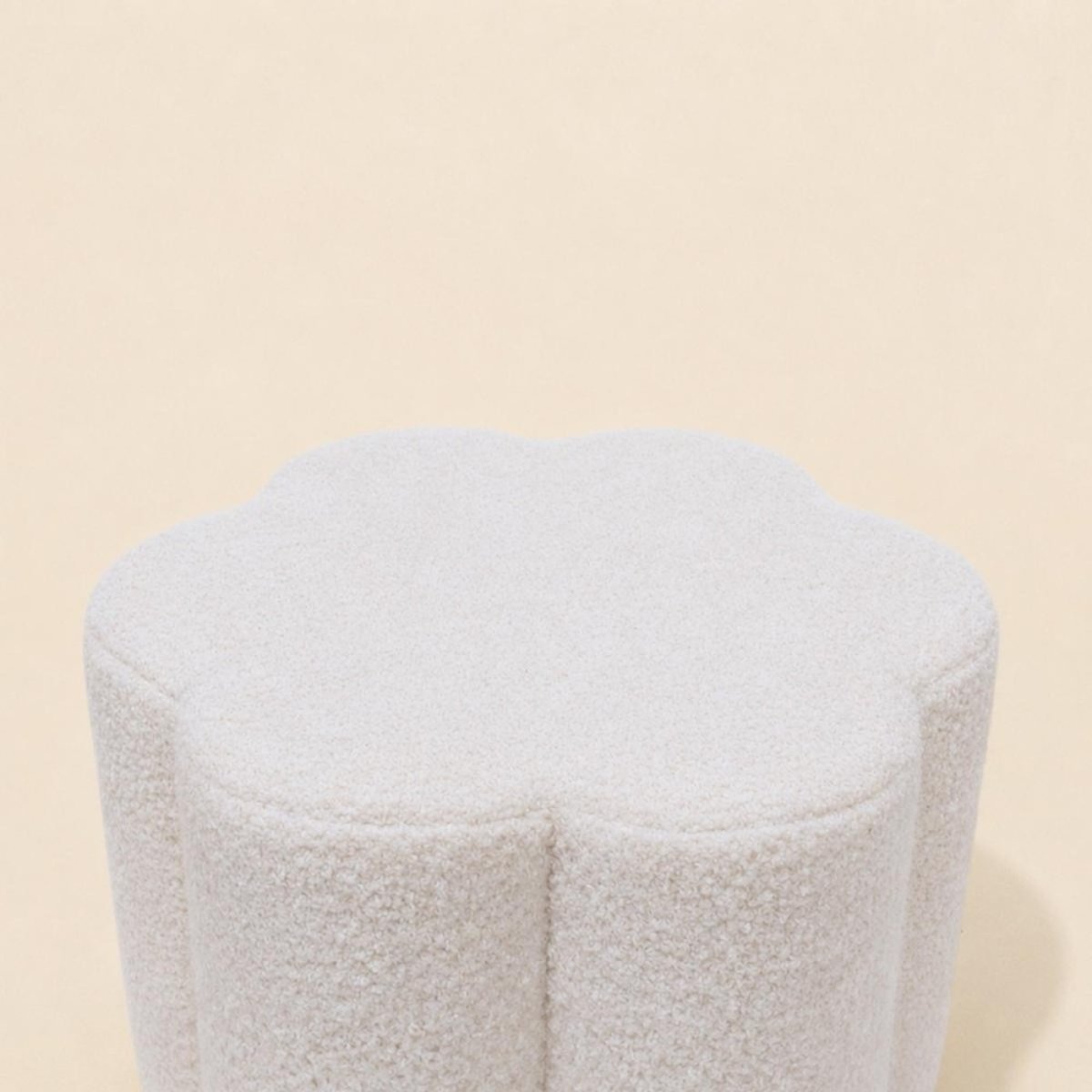 Pouf bouclette fleur 37xh30cm blanc, ORNAMI