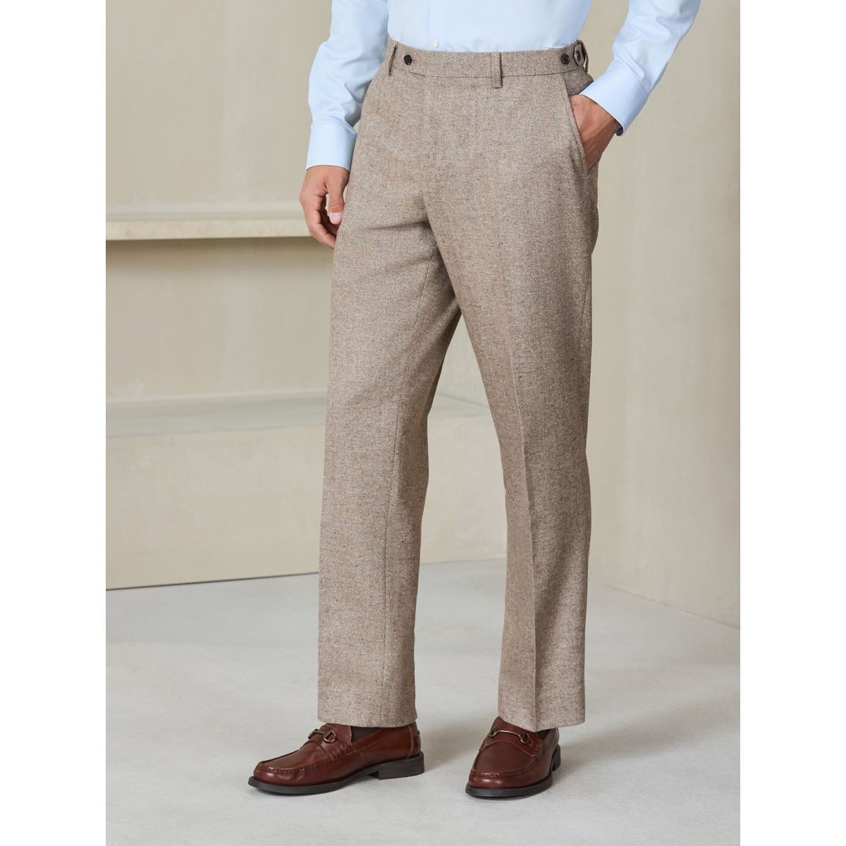 Pantalon de costume ajusté à chevrons/laine grège, NEXT