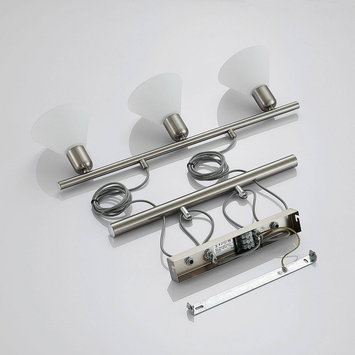 Suspension en métal moderne, Delira blanc, nickel satiné, LINDBY