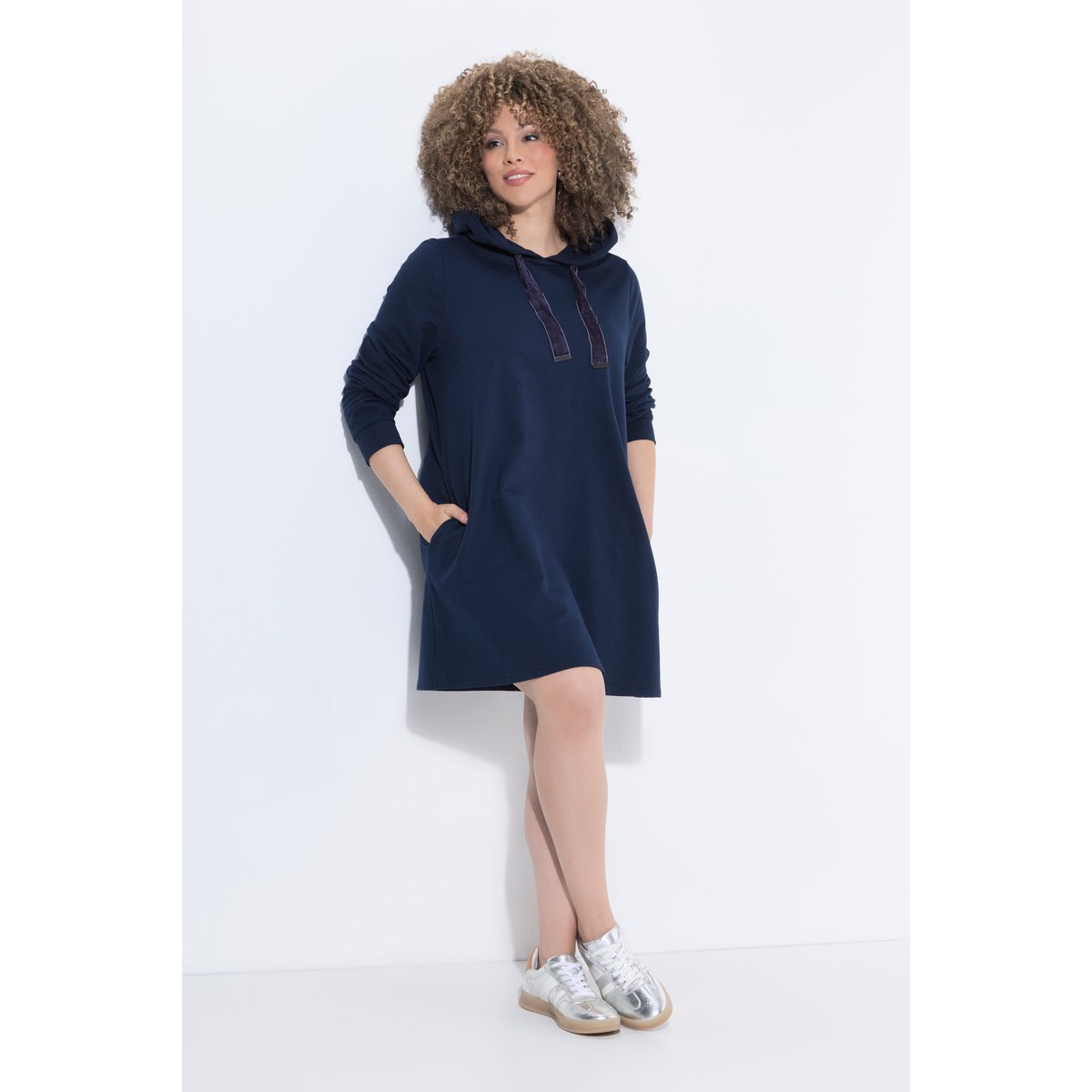 Robe en molleton à capuche, coupe évasée marine, ULLA POPKEN
