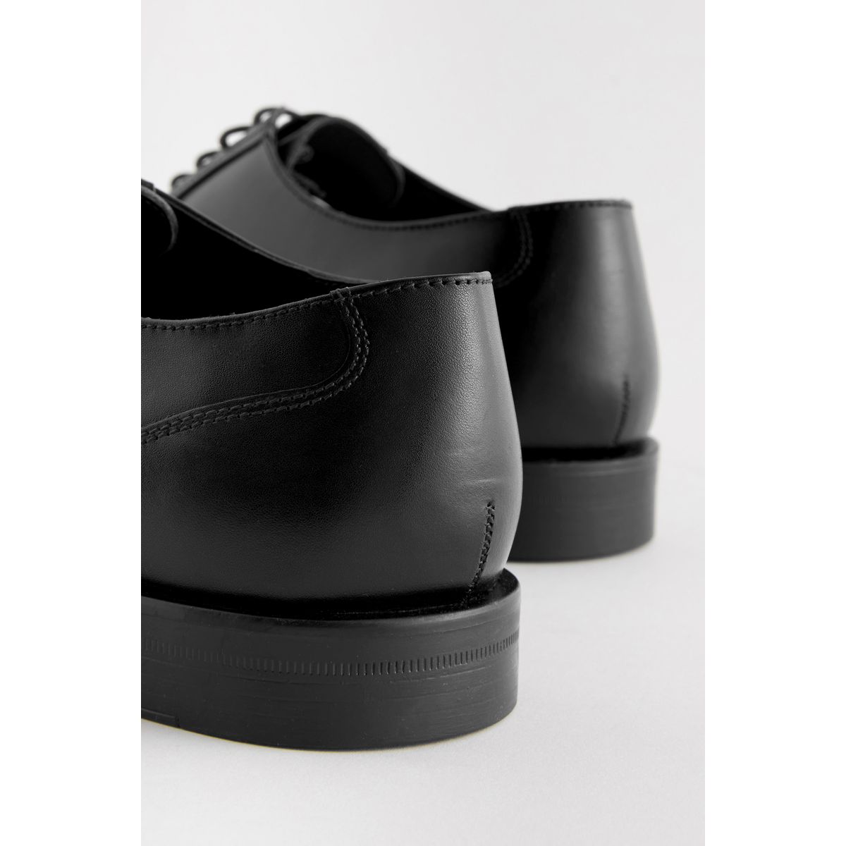 Chaussures oxford en cuir à bout renforcé noir, NEXT