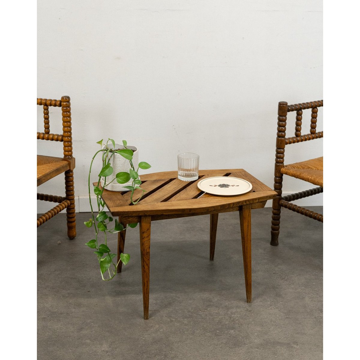 Table basse en bois ajourée Donna N°1058 - Bon état bois clair, DEBONGOUT