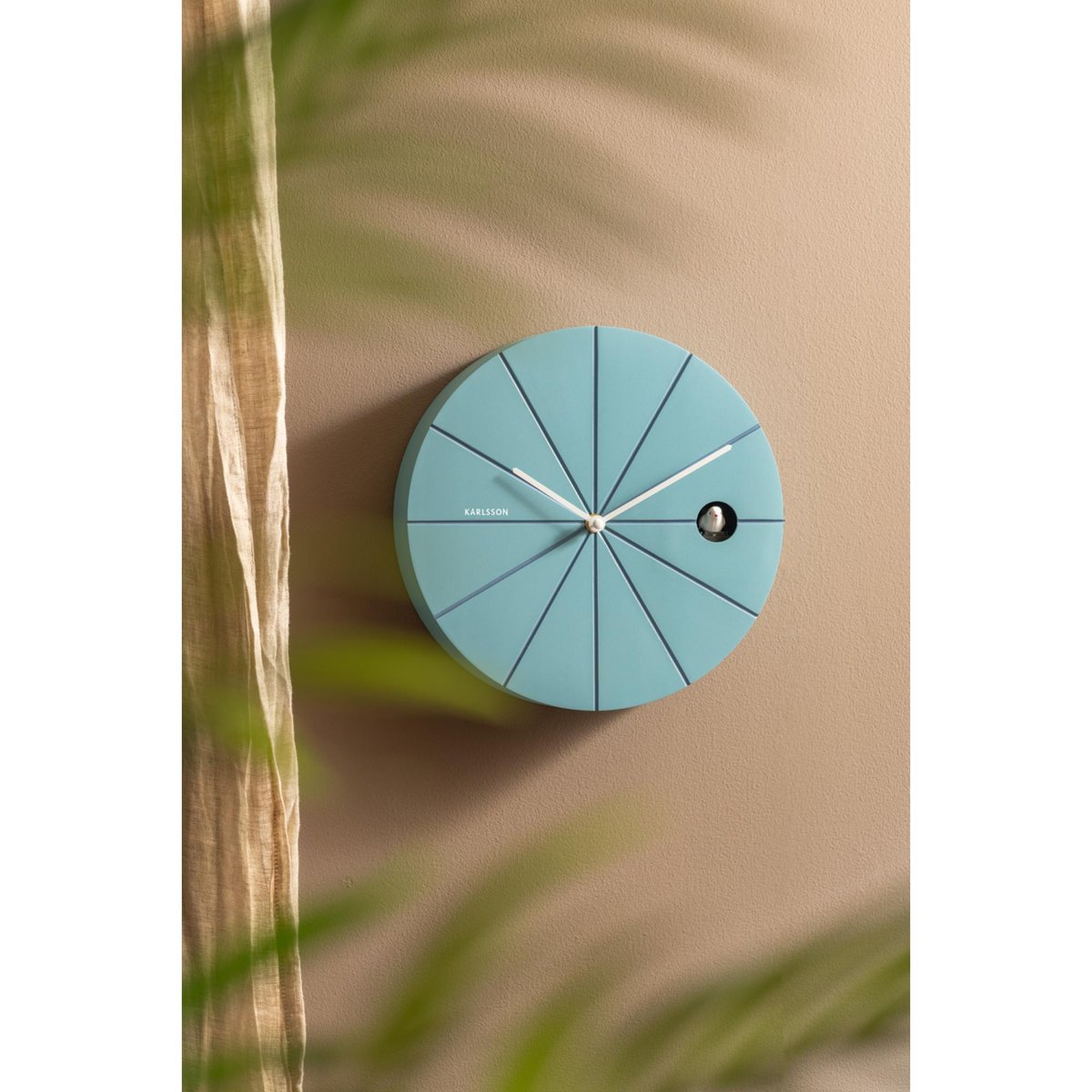 Horloge Murale Plastique DESTACADO CUCKOO bleu vif, KARLSSON
