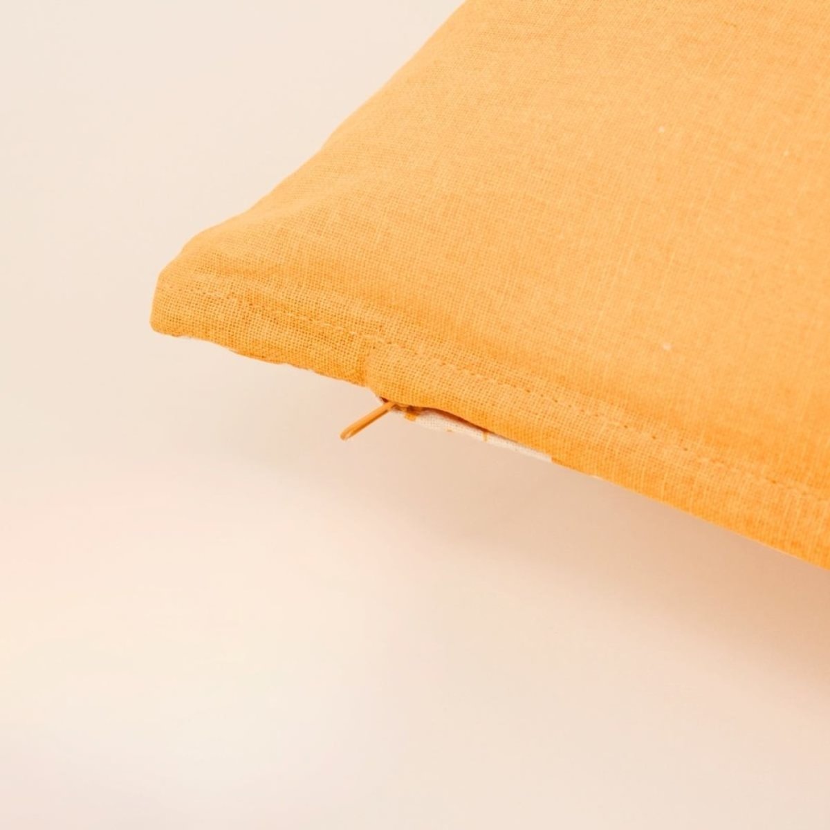 Coussin en coton imprimé fleurs 30x50cm jaune, ORNAMI