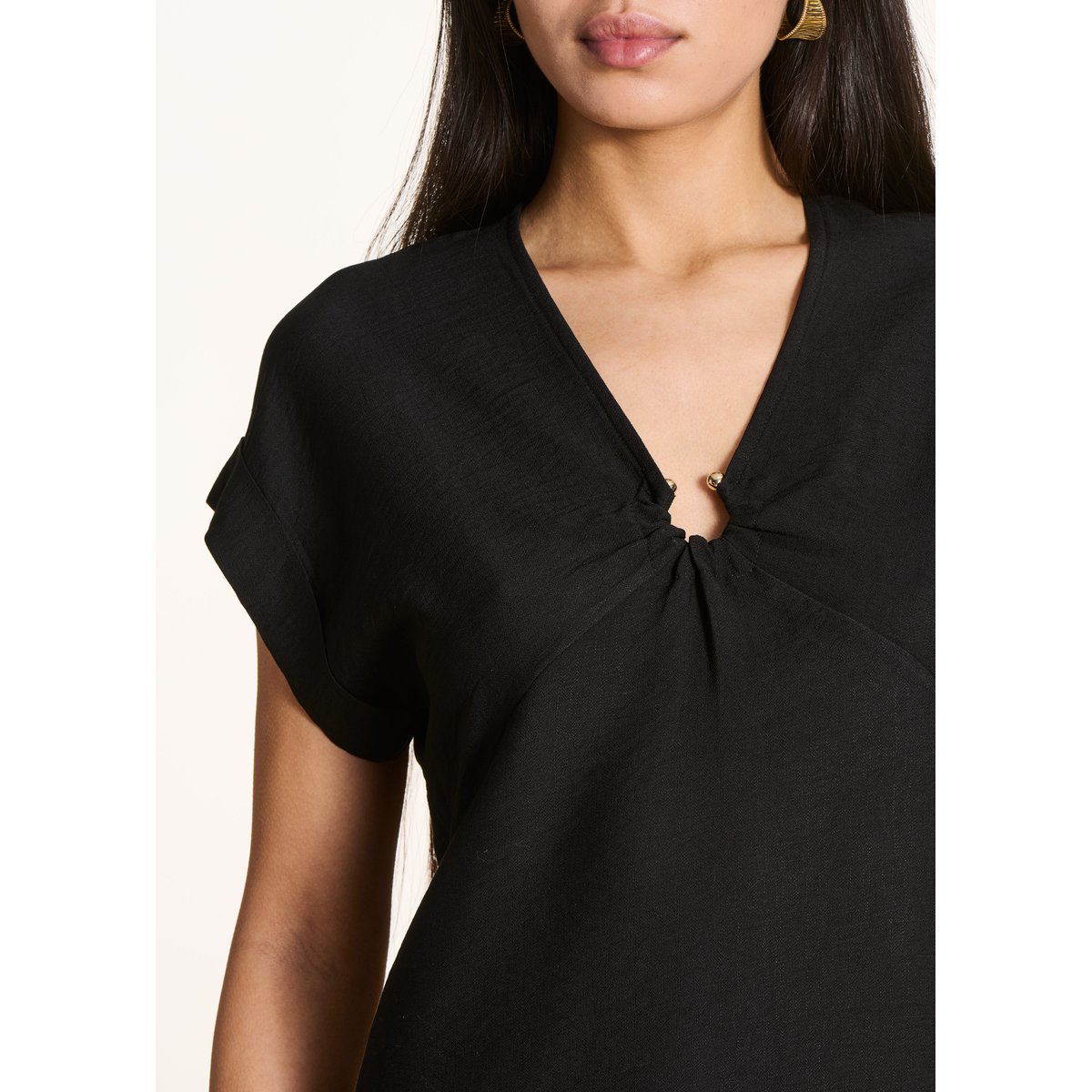 Robe courte col V avec boucle noir, LA FEE MARABOUTEE