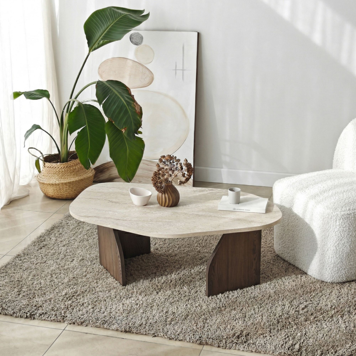 Table basse plateau de forme organique - ROCK noyer / travertin, CALICOSY