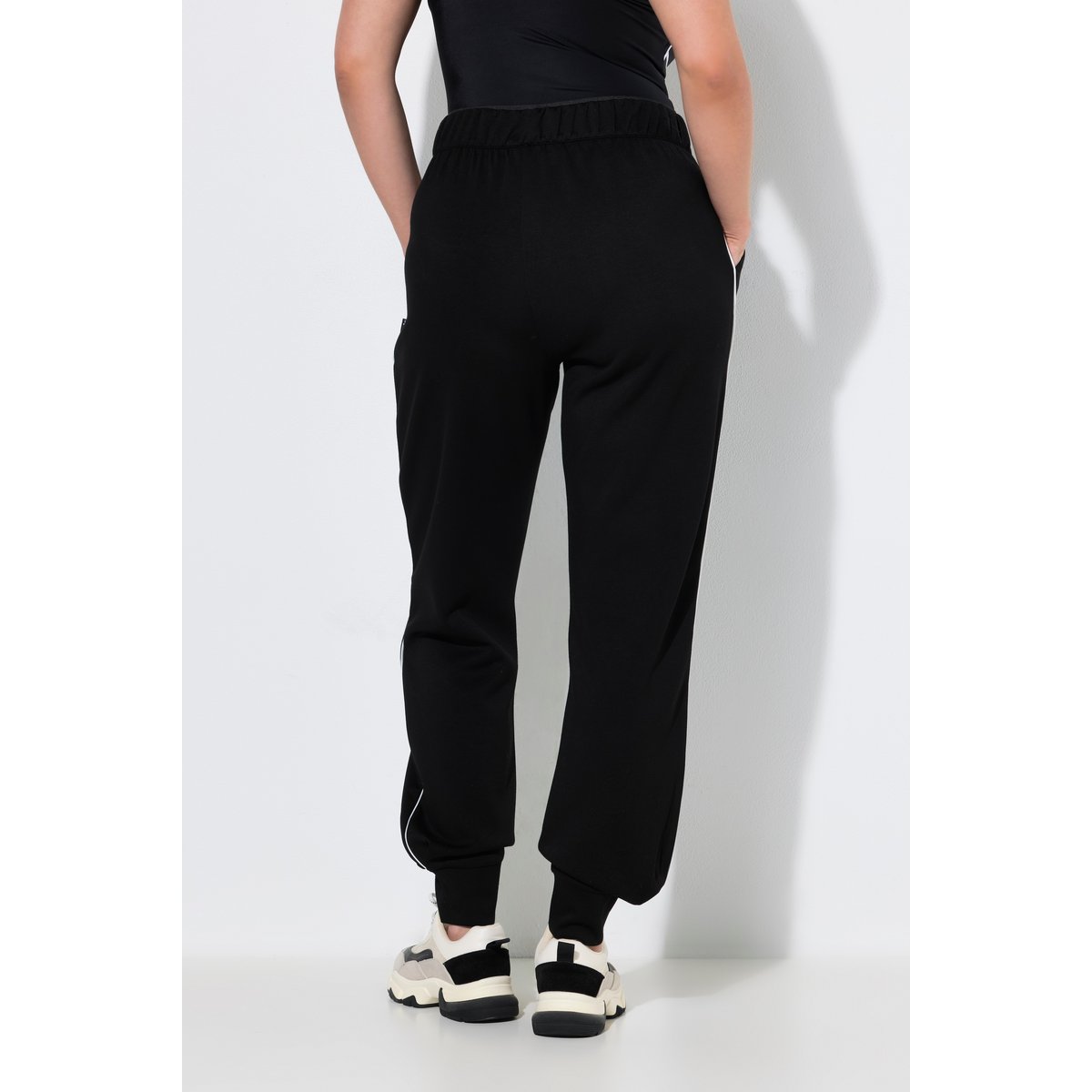 Jogging avec pli fantaisie noir, ULLA POPKEN