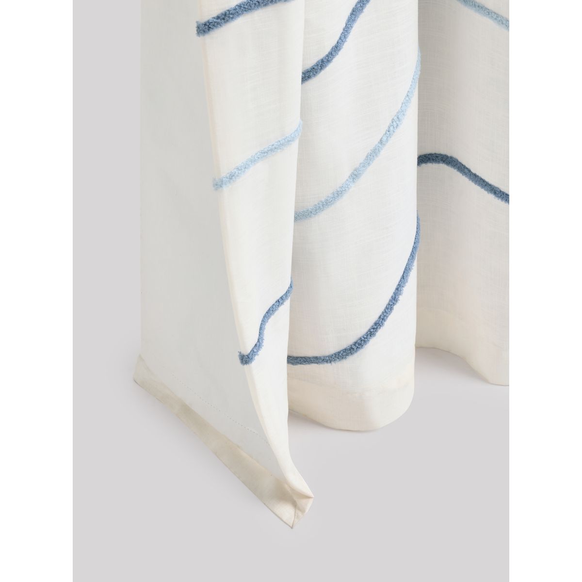 Rideaux occultants à œillets peluche touffetée bleue, NEXT