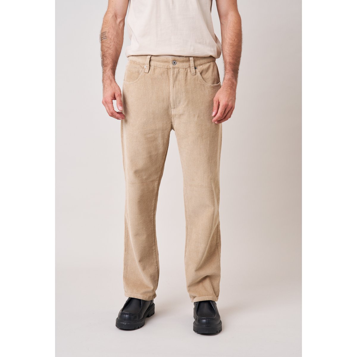 Pantalon regular homme en velours côtelé 100% coton GUIBS sand, DEELUXE