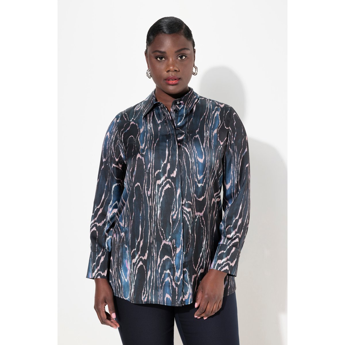 Chemisier en soie, col chemise marine foncé, ULLA POPKEN