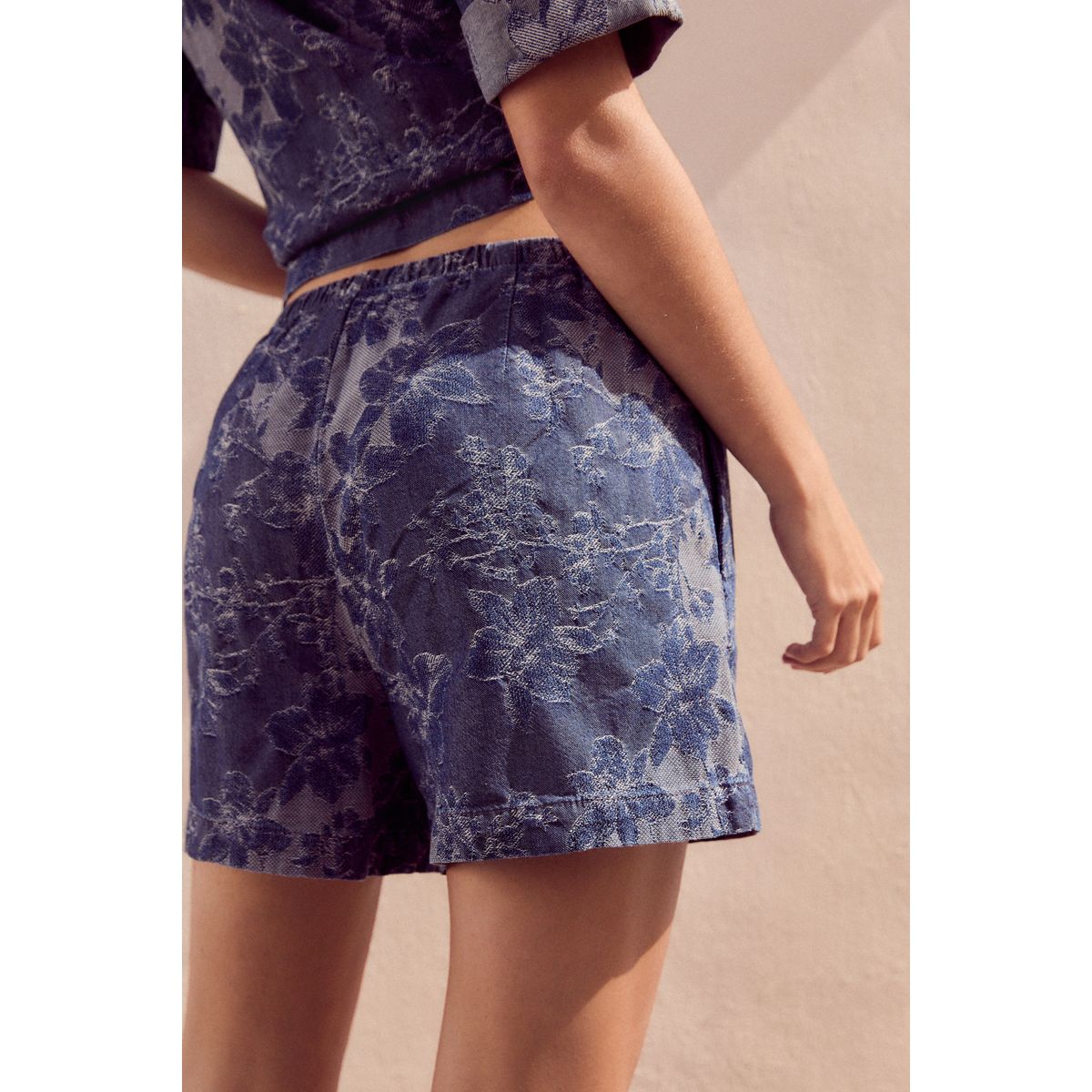 Short léger en jean à enfiler 100 % coton jacquard floral bleu, NEXT